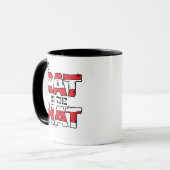Mug Chat dans le Casquette | Texte en bande rouge et b (Devant gauche)