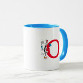 Mug Chat dans l'exploit d'équilibrage de monogramme O  (Devant droit)