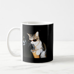 Mug Chat Drôle Buvant du Café Glacé Humour Mème Chaton