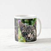 Mug Chat gris de rayure avec les yeux verts (Devant droit)