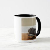 Mug Chat mangeant de la cuvette (Devant droit)