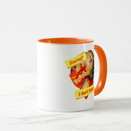 Mug Chat mangeant des boulettes de fromage (Devant droit)