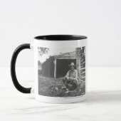 Mug Chat mangeant hors d'une boîte de café (Gauche)