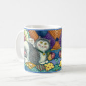 MUG CHAT MÈRE & CUISINE, QUILTS EN PATCHWORK, PINCUSHI (Devant gauche)