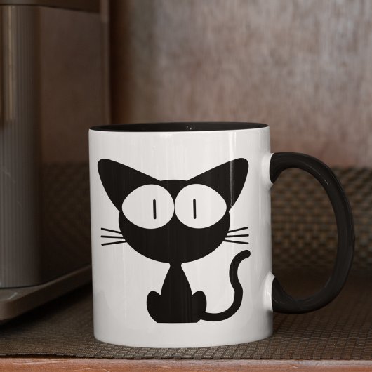 Mug Chat noir aux grands yeux, queue dans l'air