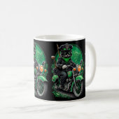 Mug Chat noir conduisant un vélo la Saint-Patrick (Devant droit)