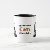Mug Chat noir Whimsical assis sur un ordinateur portab (Centre)