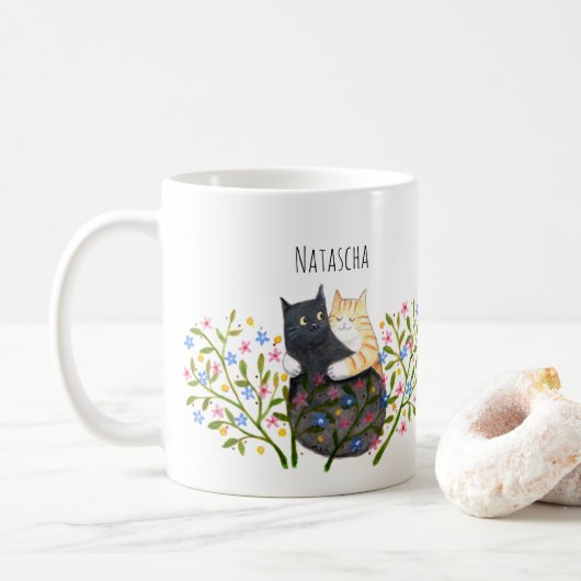 Mug Chat orange tabby et chat noir dans des fleurs per (Avec donut)