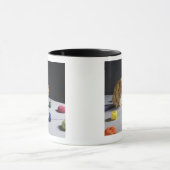 Mug Chat tigré de gingembre se reposant sur la table (Centre)
