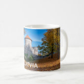 Mug Château médiéval entouré de forêt (Devant droit)