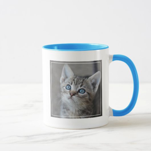 Mug Chaton mignon dans le jardin (Droite)