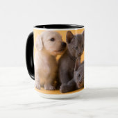 Mug Chatons et chiots bleus russes de teckel (Devant gauche)