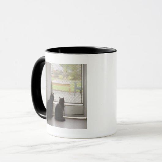 Mug Chats regardant la porte grillagée (Devant gauche)