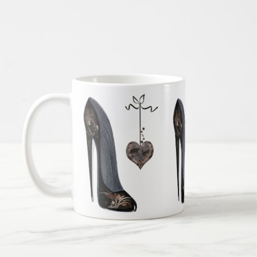 Mug Chaussure et coeur stylets noirs (Gauche)