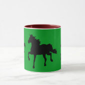 Mug Chaussure noire, cheval courant, café vert (Centre)
