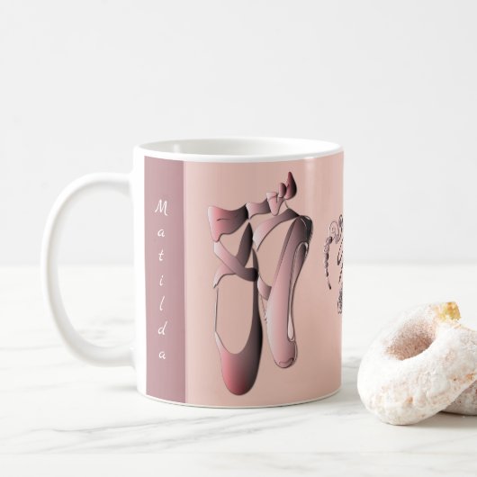 Mug Chaussures de talon de ballet rose avec Monogramme (Avec donut)