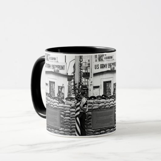 Mug Checkpoint Charlie Berlin (Devant gauche)