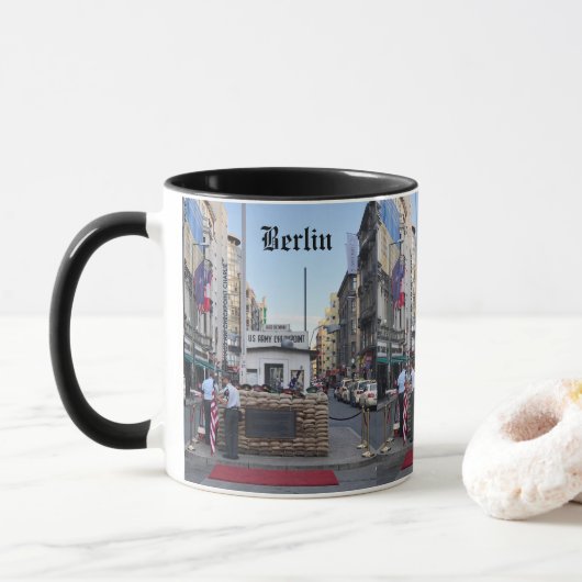 Mug Checkpoint Charlie Berlin | Version couleur (Avec donut)