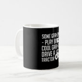 Mug Chemise fraîche de tracteur d'entraînement de (Devant gauche)