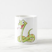 Mug Chemise verte mignonne de bande dessinée de (Centre)