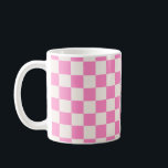 Mug Chèque rose, Motif en damier, À damiers<br><div class="desc">à damiers Motif - damier blanc rose et crème.</div>