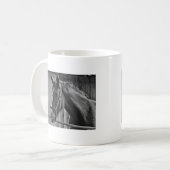 Mug Cheval blanc noir - Art de la photographie animale (Devant gauche)