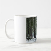 Mug Cheval Brown dans une forêt d'hiver avec chute de  (Gauche)