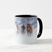 Mug Cheval courant à travers la neige (Devant droit)