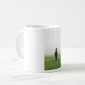 Mug Cheval dans la brume sur une prairie (Devant gauche)