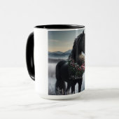 Mug Cheval noir dans la neige avec couronne de Noël (Devant gauche)
