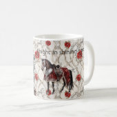 Mug Chevalier en armure étincelante de roses rouges (Devant droit)