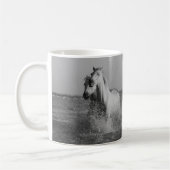 Mug Chevaux blancs, photo en noir et blanc (Gauche)