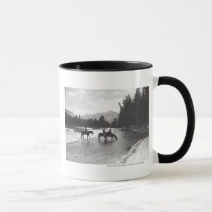 Mug Chevaux buvant de et traversant une rivière