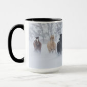 Mug Chevaux courant à travers la neige (Gauche)