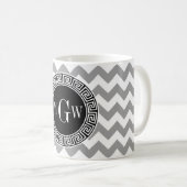 Mug Chevron Gris Blanc Clé Grecque Noire Monogramme 3 (Devant droit)