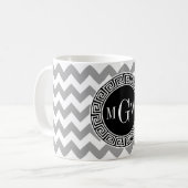 Mug Chevron Gris Blanc Clé Grecque Noire Monogramme 3 (Devant gauche)