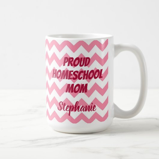 Mug Chevron rose et blanc Fier Homeschool Maman (Droite)