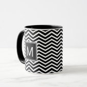 Mug Chevrons noirs et blancs modernes avec Monogramme (Devant gauche)