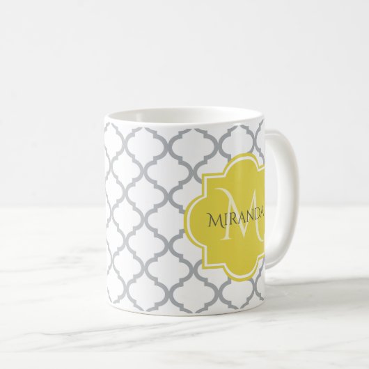 Mug Chic Blanc Gris Quatrefoil Jaune Nom Monogramme (Devant droit)