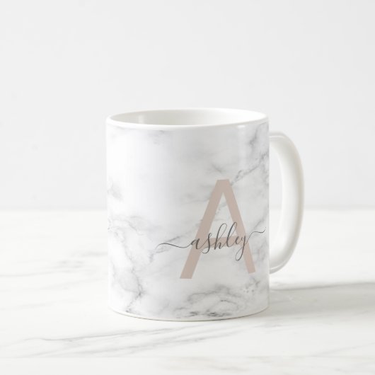 Mug Chic Blush Pink White Marble Script Nom monogram (Devant droit)