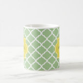 Mug Chic Pastel Green Quatrefoil Jaune Nom Monogramme (Centre)