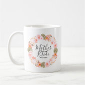 Mug Chic Peach Mint Floral Wreath Mère de la mariée (Gauche)