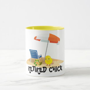 Mug Chick Retraité—Scène Plage,