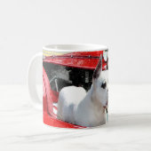 Mug Chien blanc de boxe dans la mule de Maserati (Devant gauche)