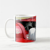 Mug Chien blanc de boxe dans la mule de Maserati (Gauche)