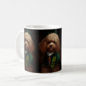 Mug Chien de caniche en tenue de jour St. Patrick (Devant gauche)