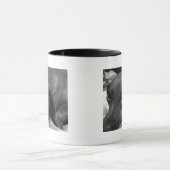 Mug Chien de teckel avec les yeux tristes en noir et (Centre)