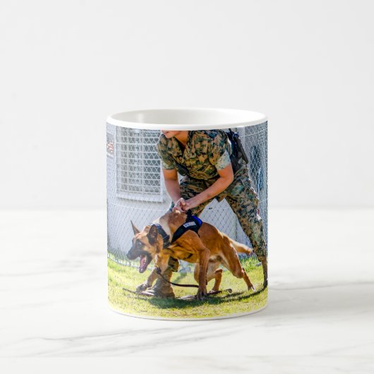 MUG CHIEN DE TRAVAIL MILITAIRE AMÉRICAIN (Centre)