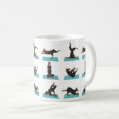 Mug Chien Doberman Pinscher faisant du yoga (Devant droit)