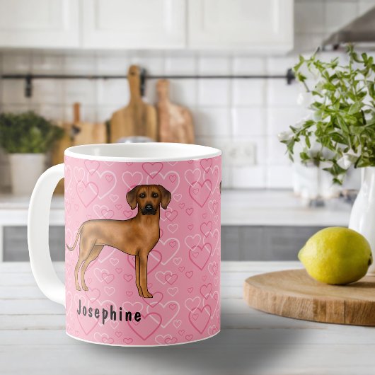Mug Chien Rhodesian Ridgeback sur des cœurs roses avec